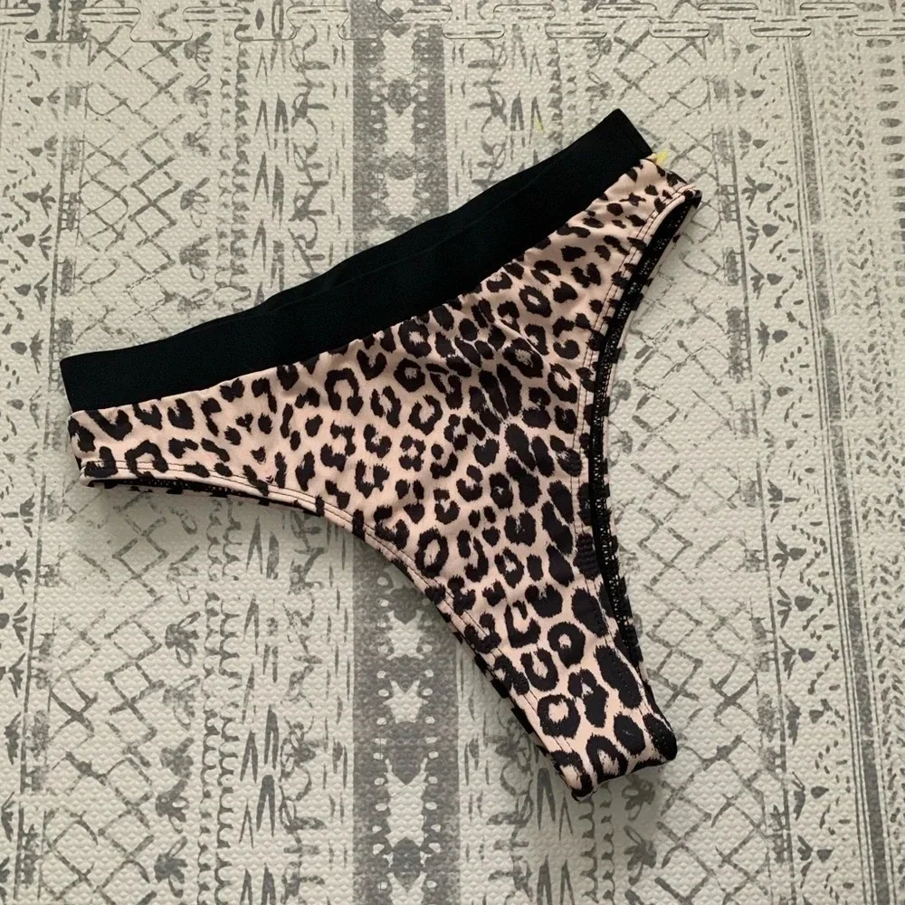 NWOT Shein animal print‎ bikini bottom